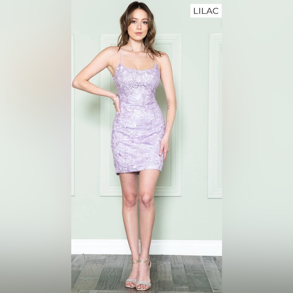 NWT Amelia Couture Lilac Lace Dress- size 6 Style 7010S